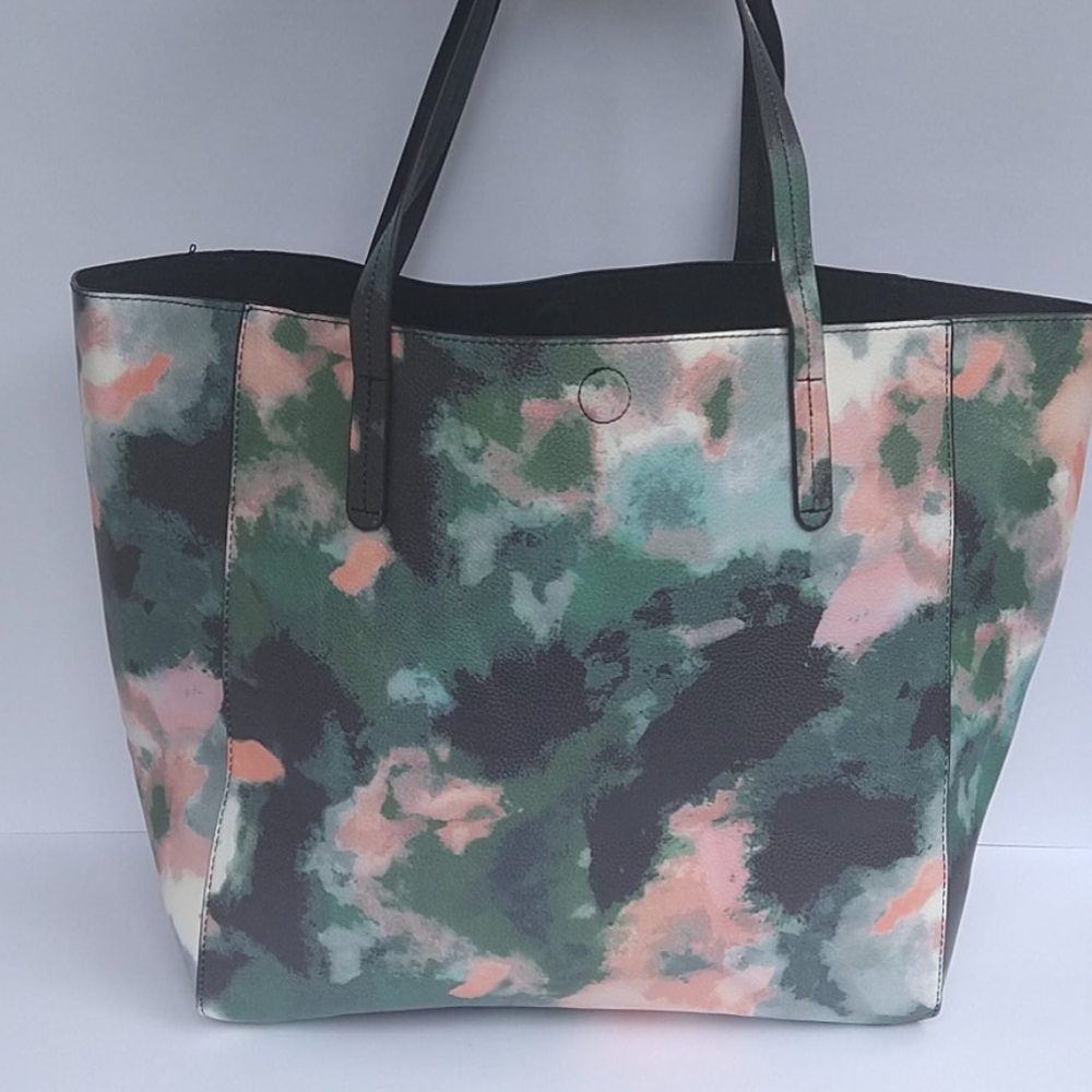 An Big Tote purse